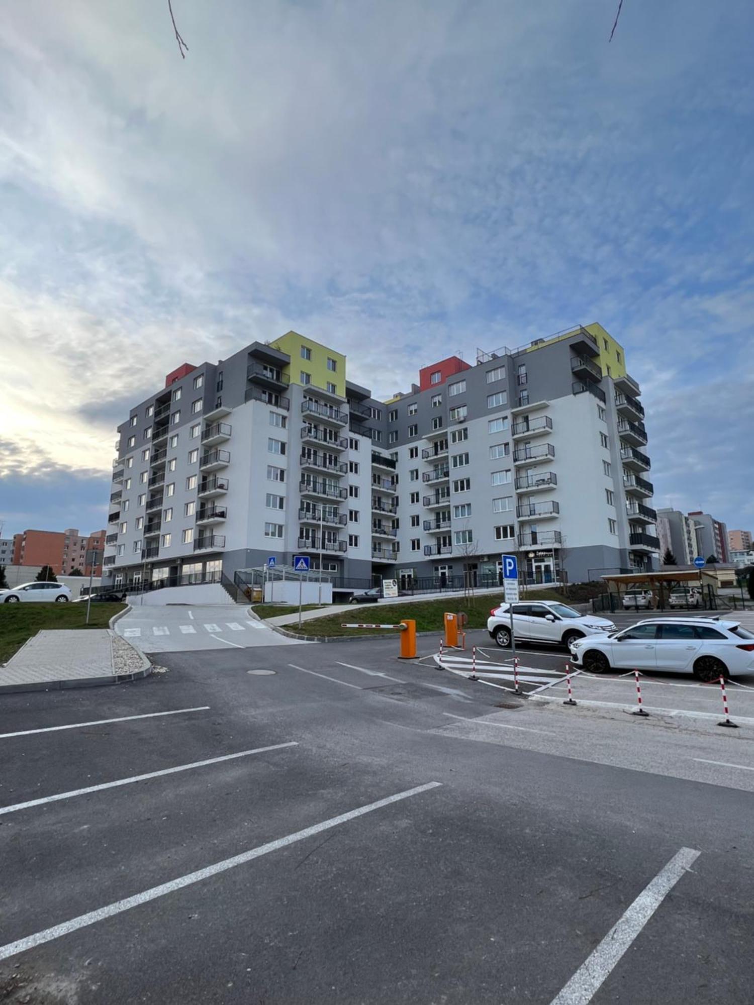 Cozy Stay Apartment Trenčín 外观 照片